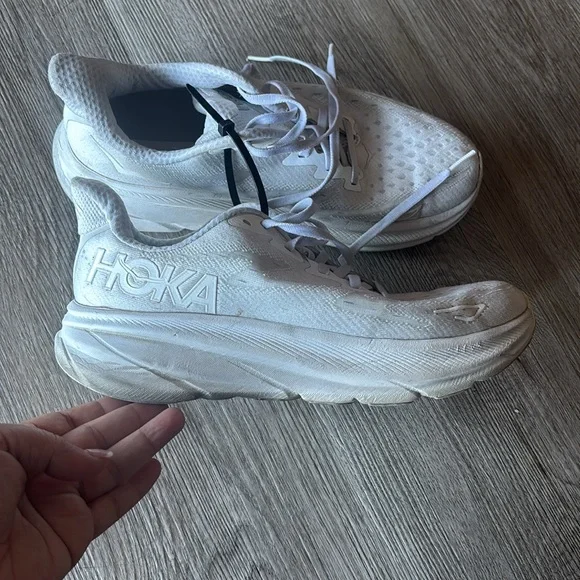 Hoka Clifton 9 size 9 in white - Picture 11 of 11